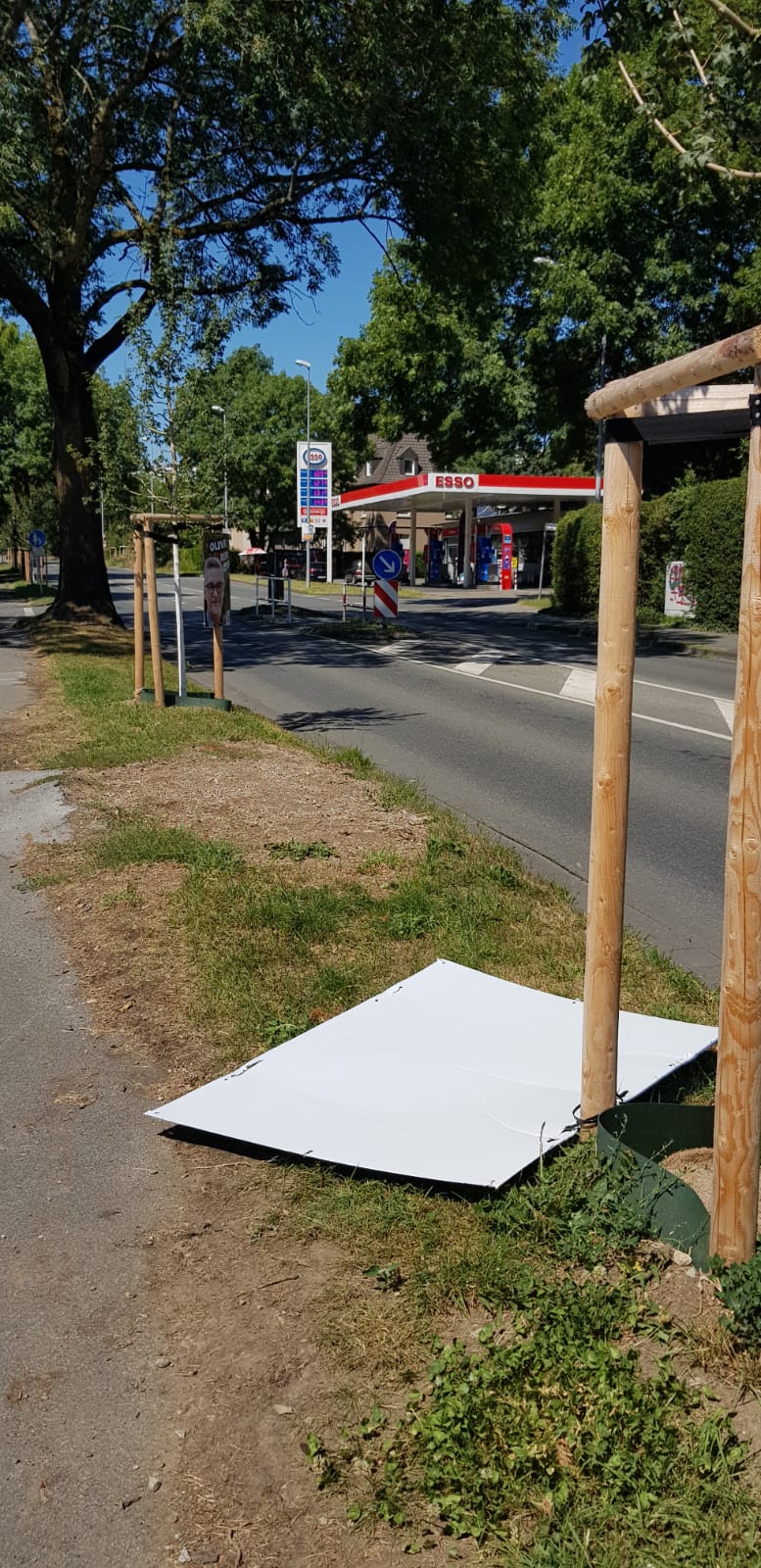 zerstörte Wahlplakate