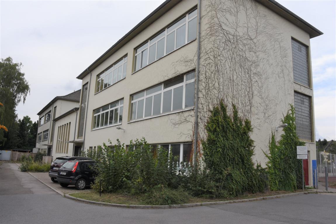 Grundschule in Kettwig vor der Brücke